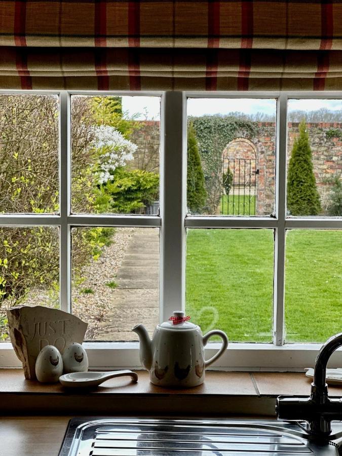 Charming Hen Cottage Countryside Retreat Lincoln Newball Kültér fotó