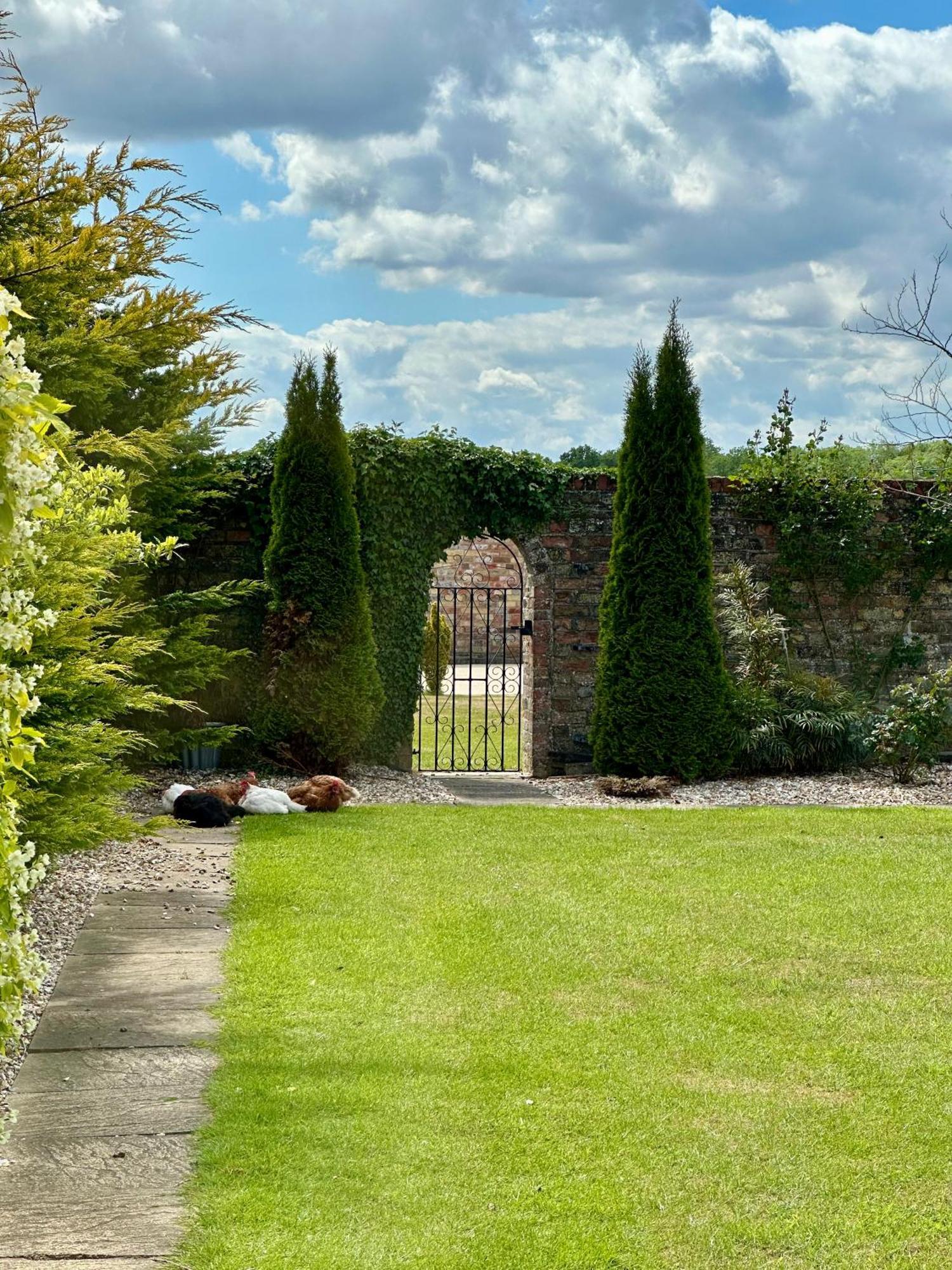 Charming Hen Cottage Countryside Retreat Lincoln Newball Kültér fotó